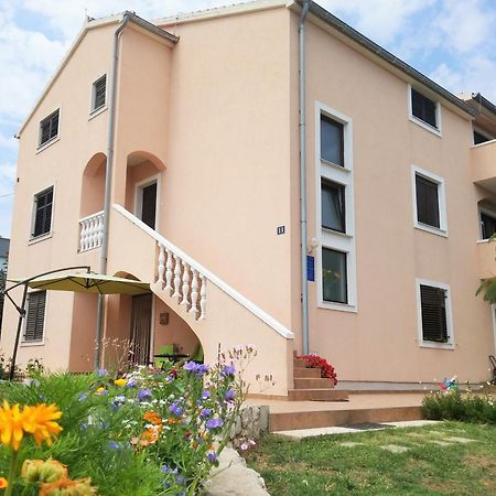 Apartments Agava Nin Luaran gambar