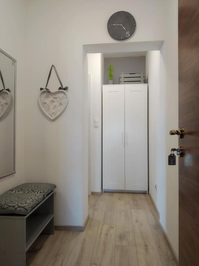 Apartments Agava Nin Luaran gambar