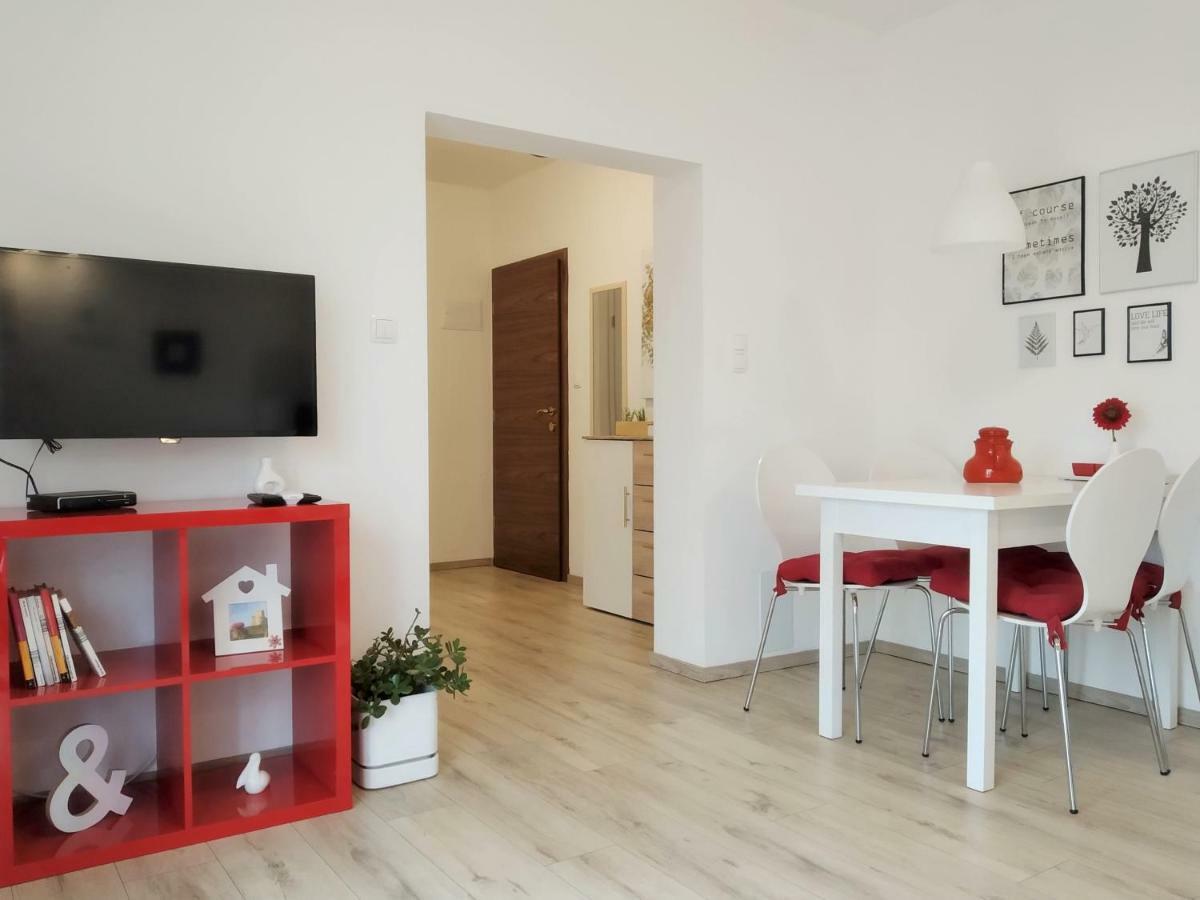 Apartments Agava Nin Luaran gambar