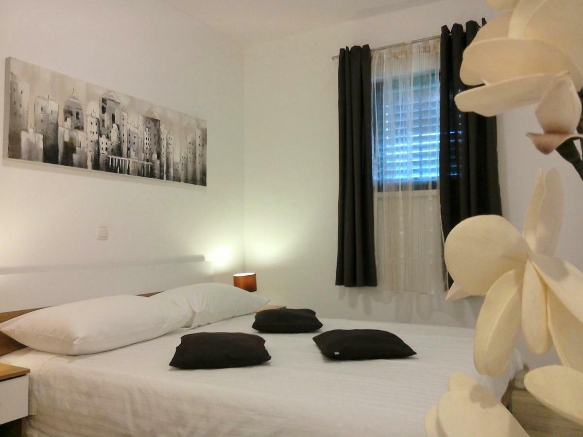 Apartments Agava Nin Luaran gambar