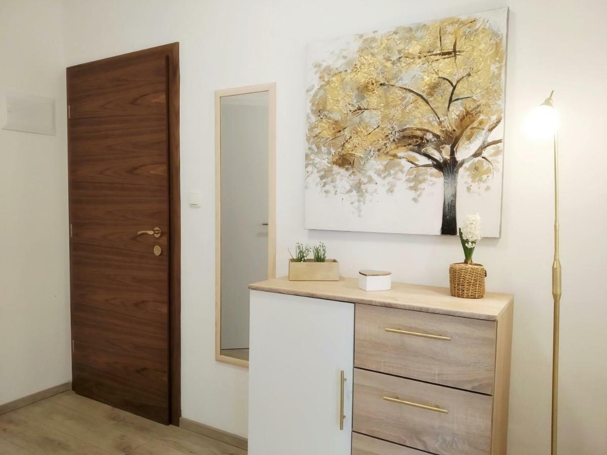 Apartments Agava Nin Luaran gambar