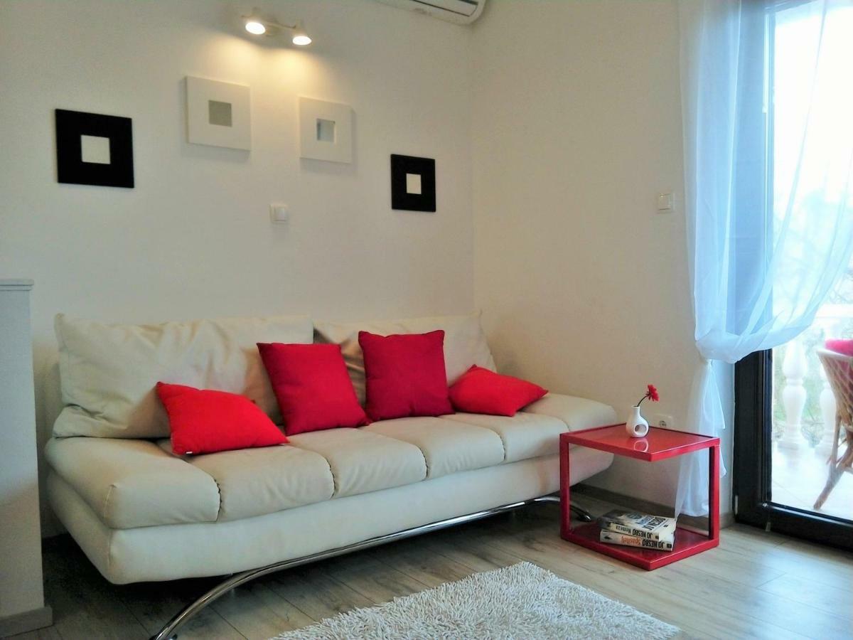 Apartments Agava Nin Luaran gambar