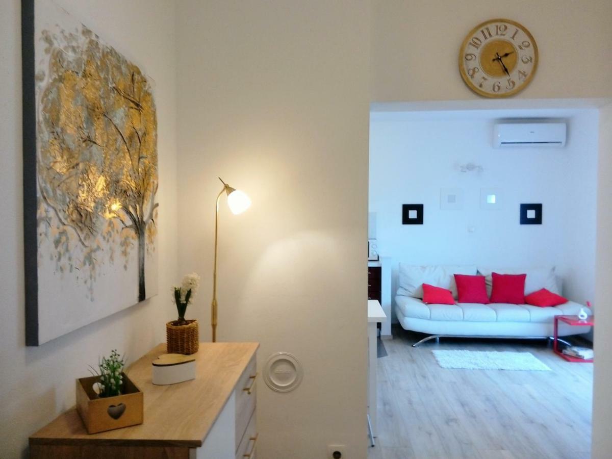 Apartments Agava Nin Luaran gambar