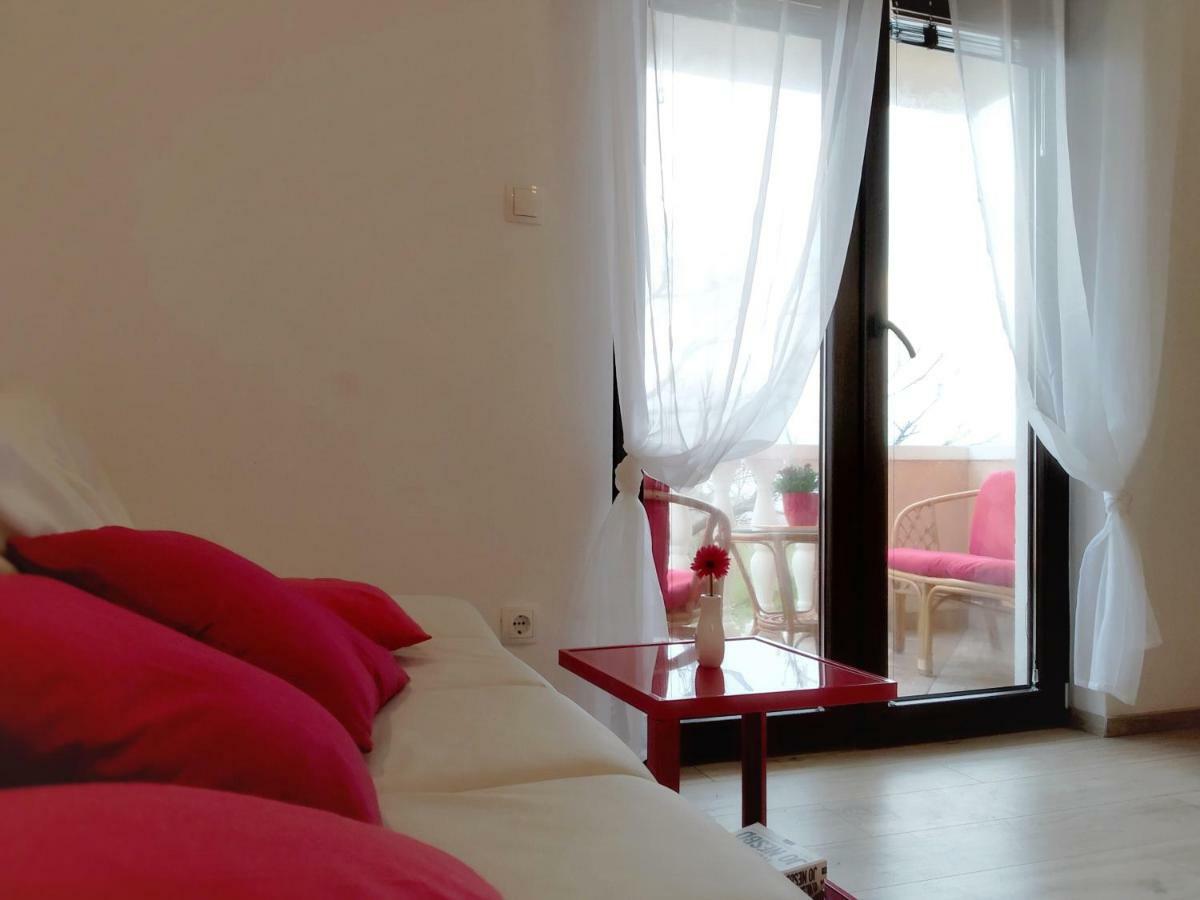 Apartments Agava Nin Luaran gambar