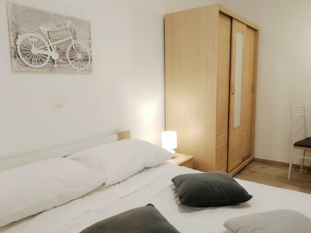 Apartments Agava Nin Luaran gambar