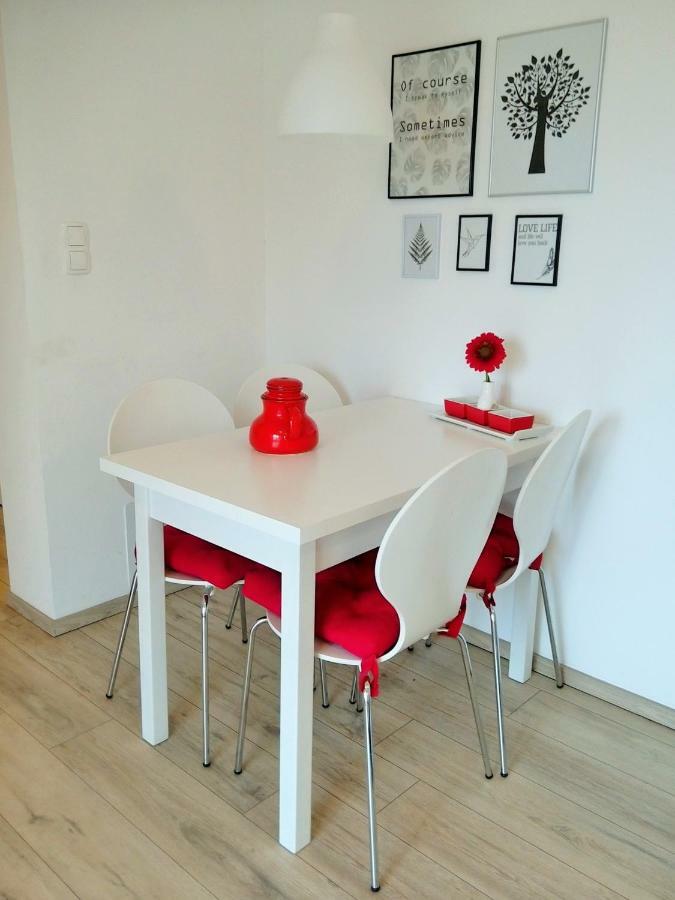Apartments Agava Nin Luaran gambar