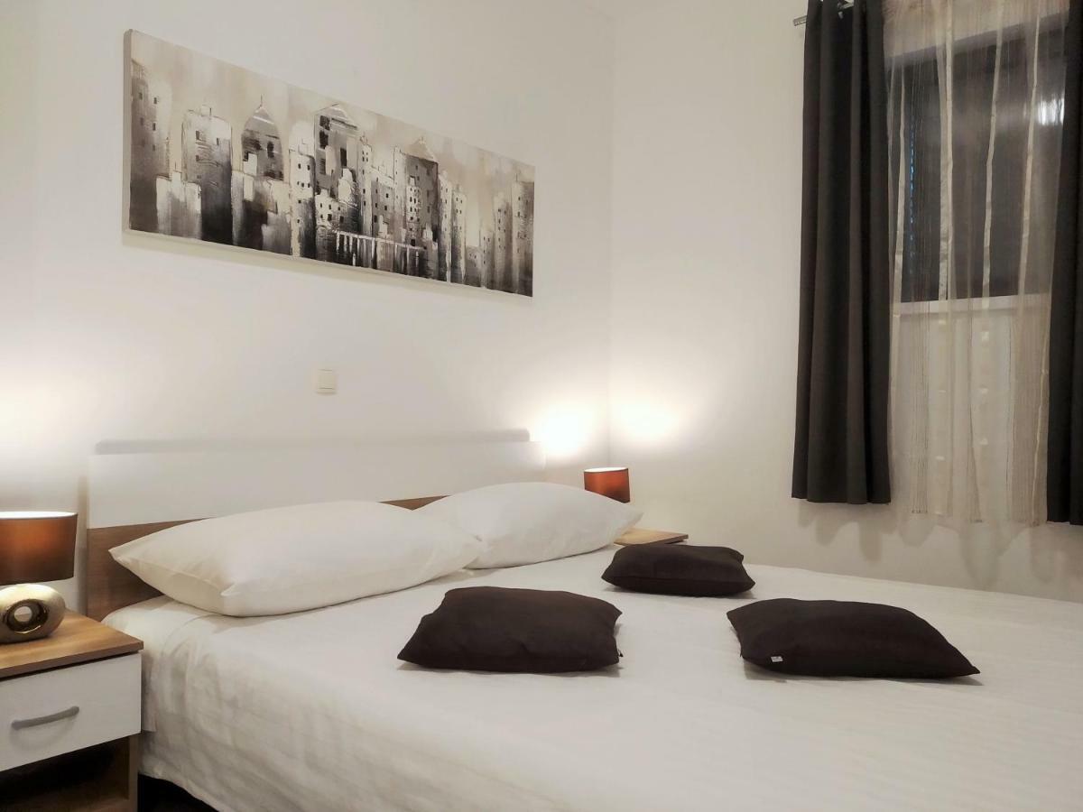 Apartments Agava Nin Luaran gambar