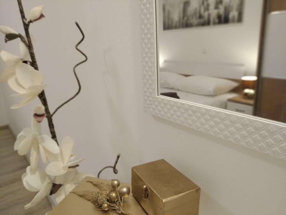 Apartments Agava Nin Luaran gambar