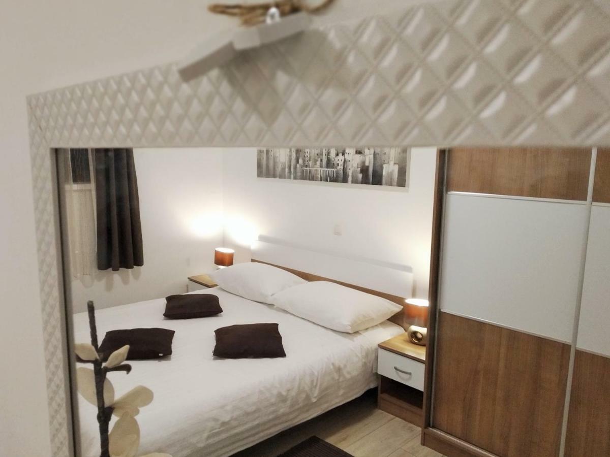 Apartments Agava Nin Luaran gambar