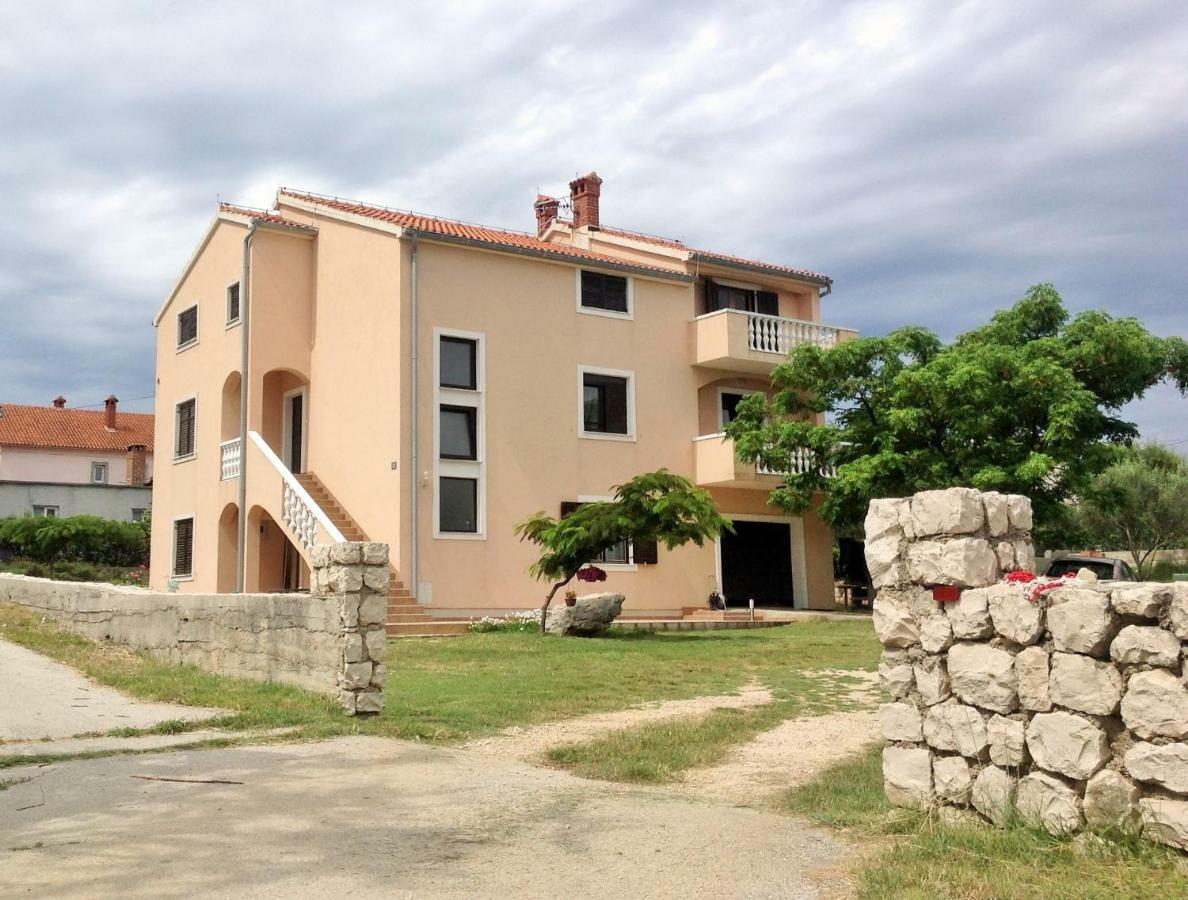 Apartments Agava Nin Luaran gambar