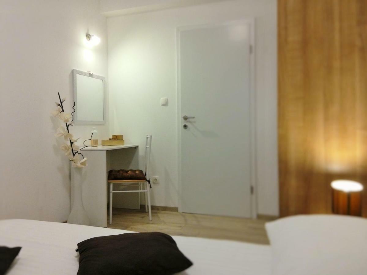 Apartments Agava Nin Luaran gambar
